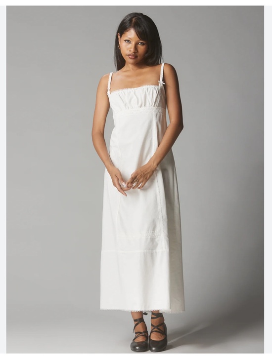 UNIF Dresses & Skirts - UNIF Moonflower off white lace linen blend midi dress small